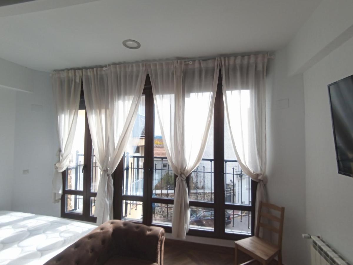 Apartamento De Lujo En La Sierra Becerril de la Sierra Exterior photo